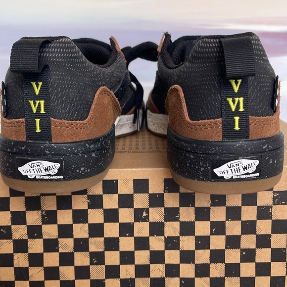 Vans WMNS Zahba
Zion Wright Brown/Multi
VN00070QBF0
Sneakers - Picture 12 of 16